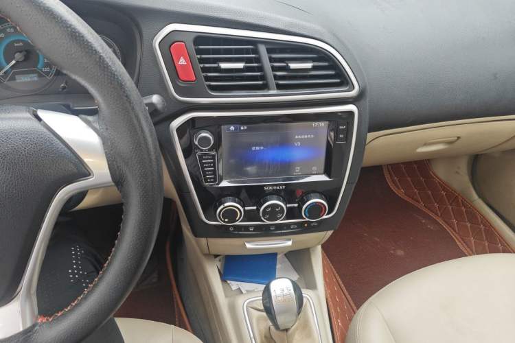 Used Soueast V3 Lingyue 2015 1.5L Manual Happiness Edition Audio And AC Panel