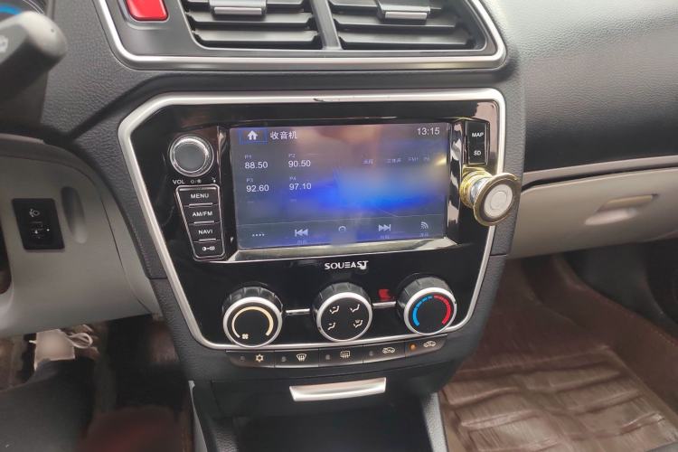 Used Soueast V3 Lingyue 2015 1.5L Manual Style Edition Audio And AC Panel