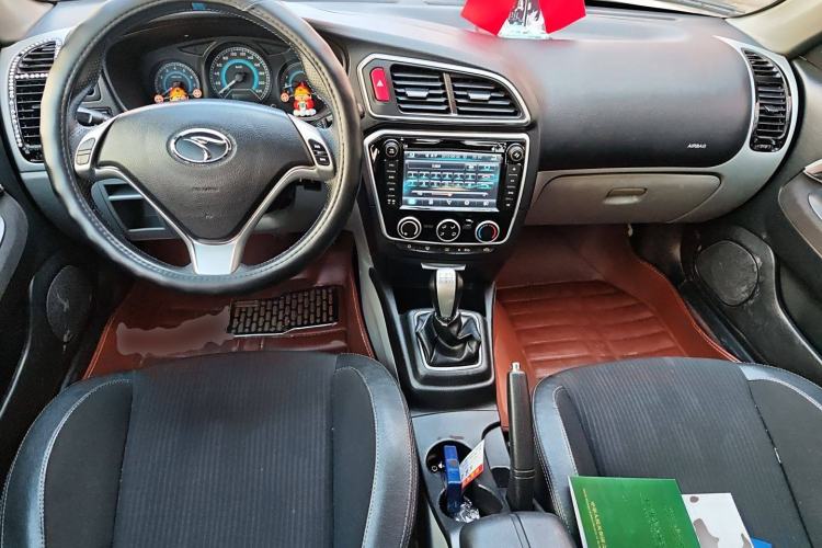 Used Soueast V3 Lingyue 2015 1.5L Manual Style Edition Center Console