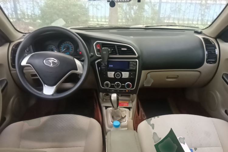 Used Soueast V3 Lingyue 2015 1.5L Manual Happiness Edition Center Console