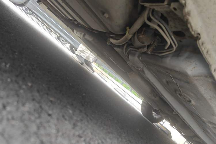 Used Soueast V3 Lingyue 2015 1.5L Manual Style Edition Chassis Rear Right