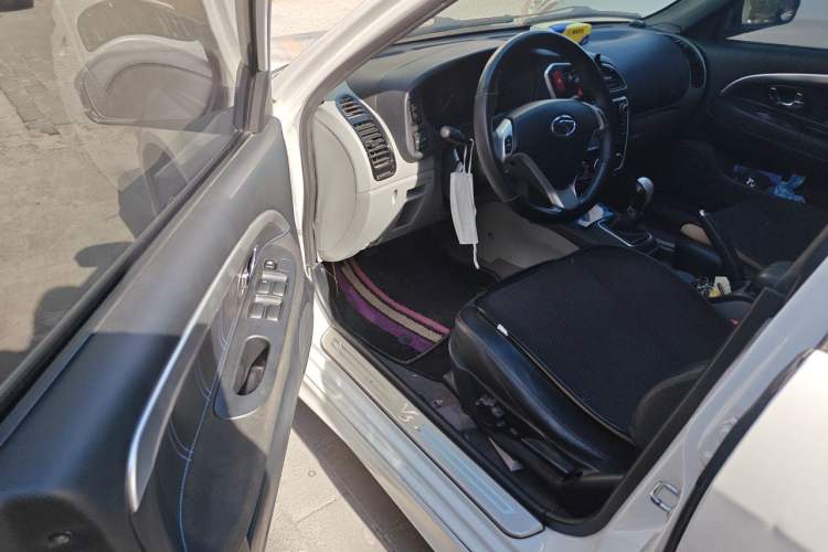 Used Soueast V3 Lingyue 2015 1.5L Manual Style Edition Driver Seat