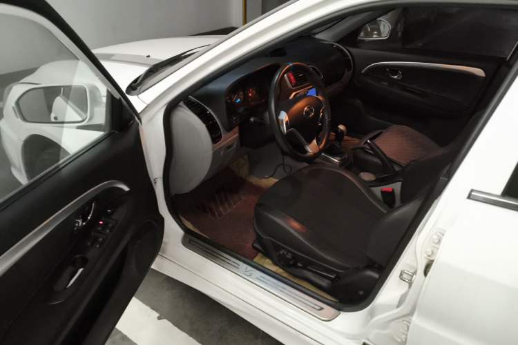 Used Soueast V3 Lingyue 2015 1.5L Manual Style Edition Driver Seat