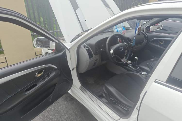 Used Soueast V3 Lingyue 2015 1.5L Manual Style Edition Driver Seat
