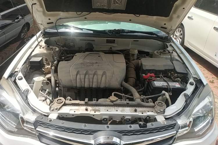 Used Soueast V3 Lingyue 2015 1.5L Manual Happiness Edition Engine Bay