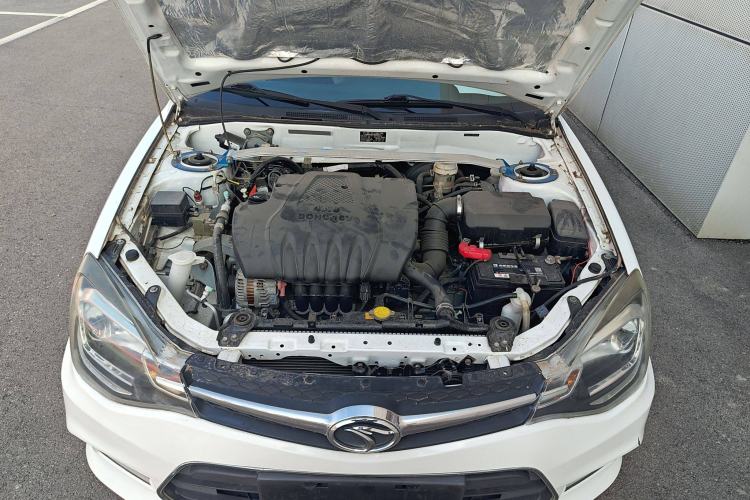 Used Soueast V3 Lingyue 2015 1.5L Manual Happiness Edition Engine Bay