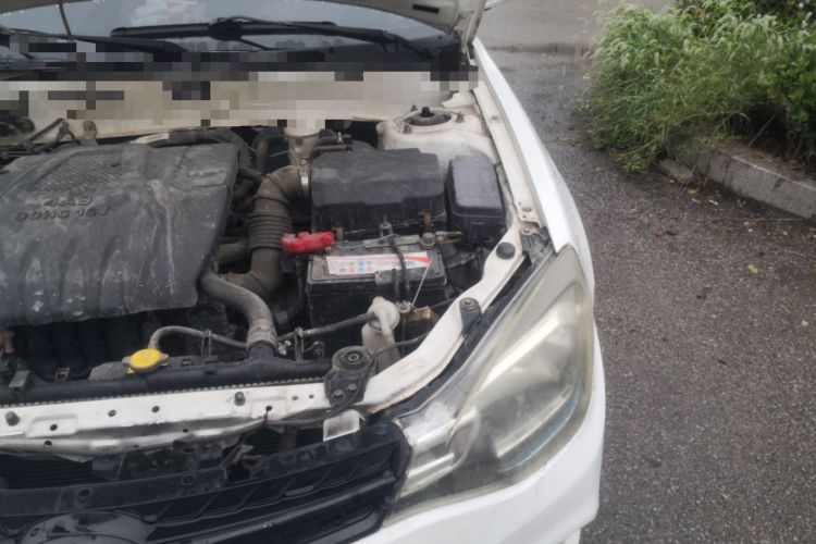 Used Soueast V3 Lingyue 2015 1.5L Manual Style Edition Engine Bay Left