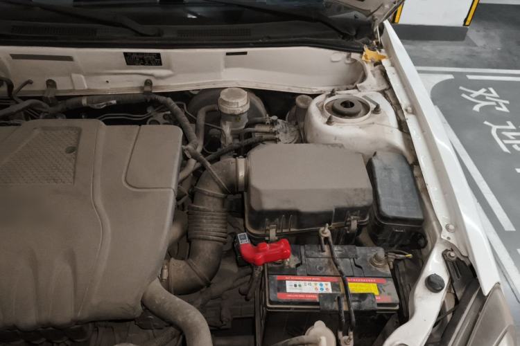 Used Soueast V3 Lingyue 2015 1.5L Manual Style Edition Engine Bay Left