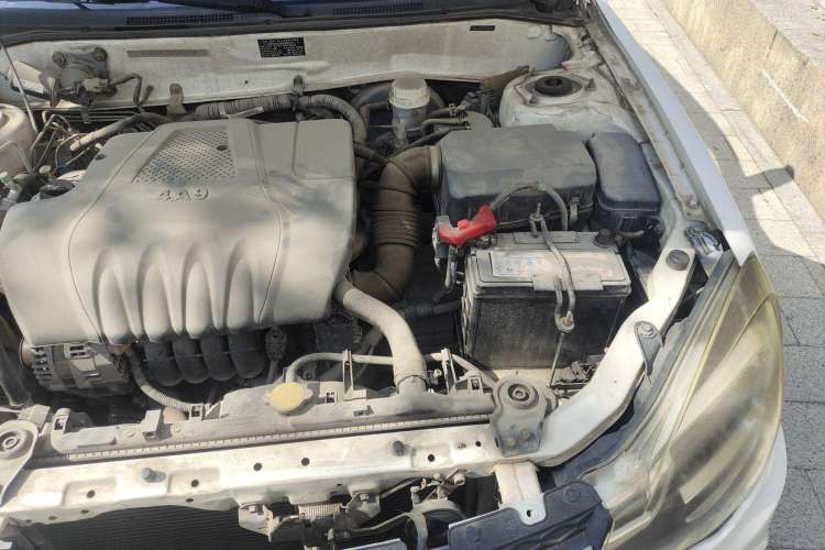 Used Soueast V3 Lingyue 2015 1.5L AMT Happiness Edition Engine Bay Left