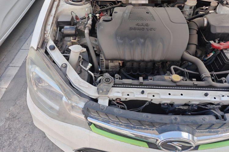 Used Soueast V3 Lingyue 2015 1.5L Manual Style Edition Engine Bay Right