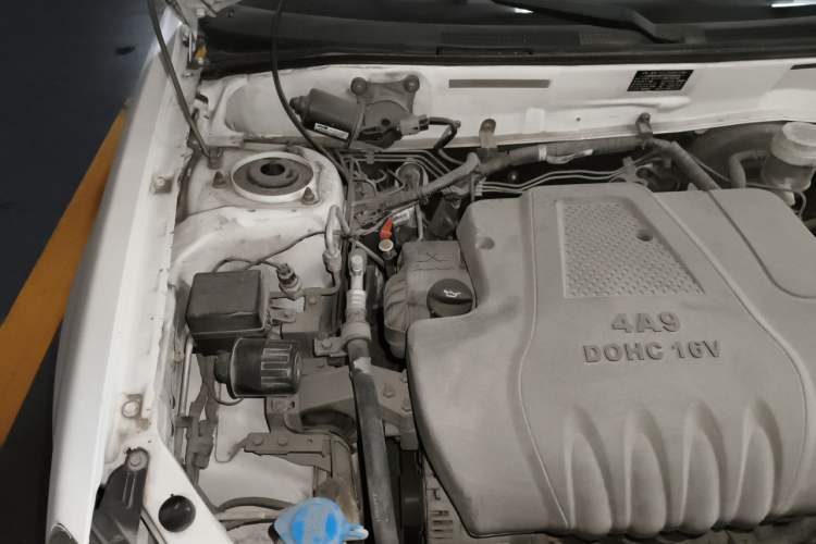 Used Soueast V3 Lingyue 2015 1.5L Manual Style Edition Engine Bay Right