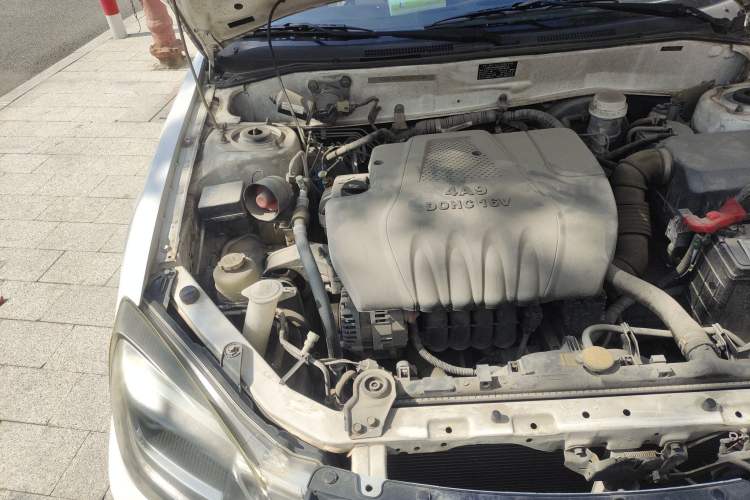 Used Soueast V3 Lingyue 2015 1.5L AMT Happiness Edition Engine Bay Right