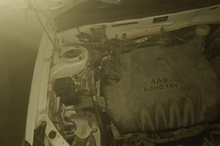 Used Soueast V3 Lingyue 2015 1.5L Manual Style Edition Engine Bay Right