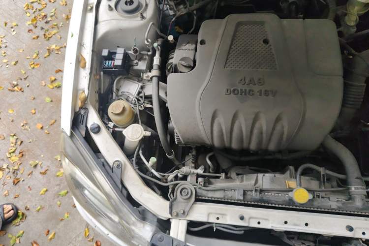 Used Soueast V3 Lingyue 2015 1.5L AMT Happiness Edition Engine Bay Right