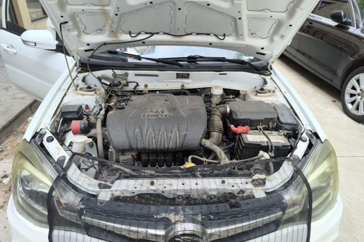 Used Soueast V3 Lingyue 2015 1.5L Manual Happiness Edition Engine Bay