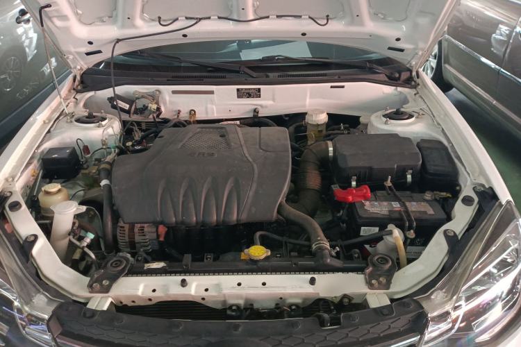 Used Soueast V3 Lingyue 2015 1.5L Manual Happiness Edition Engine Bay