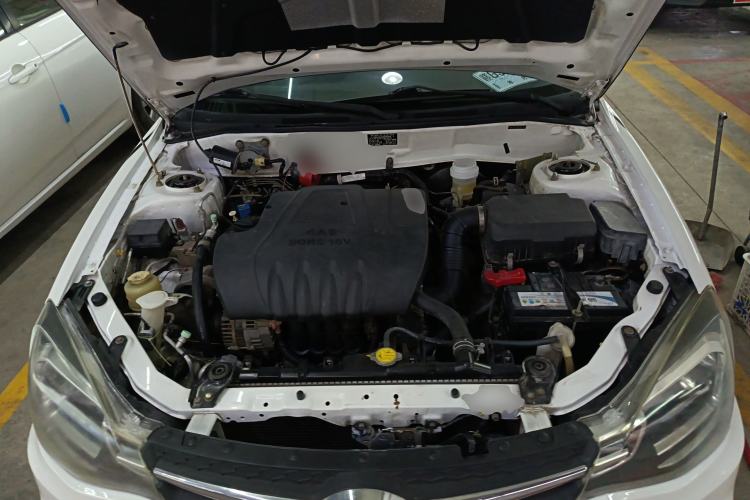 Used Soueast V3 Lingyue 2015 1.5L AMT Happiness Edition Engine Bay