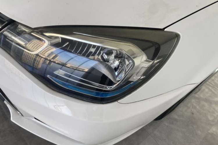 Used Soueast V3 Lingyue 2015 1.5L Manual Style Edition Exterior 1