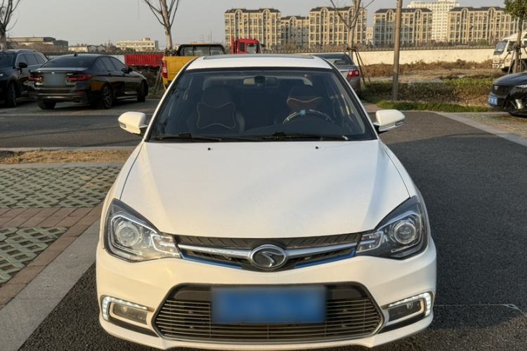 Used Soueast V3 Lingyue 2015 1.5L Manual Style Edition Exterior 1