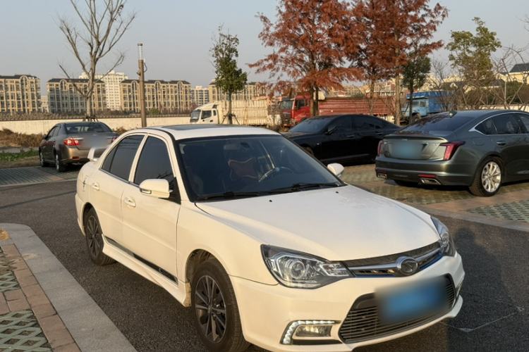 Used Soueast V3 Lingyue 2015 1.5L Manual Style Edition Exterior 2