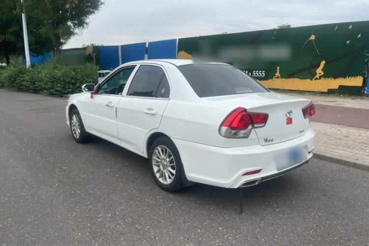 Used Soueast V3 Lingyue 2015 1.5L Manual Happiness Edition Exterior 3