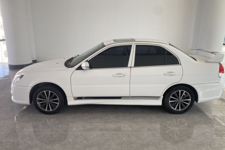 Used Soueast V3 Lingyue 2015 1.5L Manual Style Edition Exterior 3