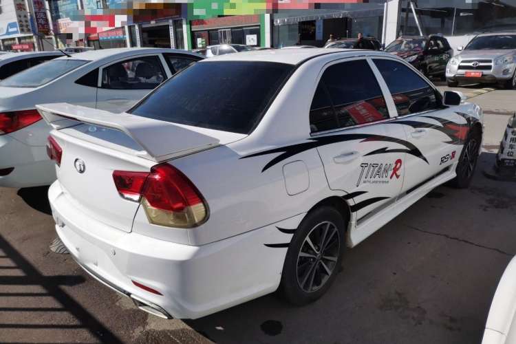 Used Soueast V3 Lingyue 2015 1.5L Manual Style Edition Exterior 3