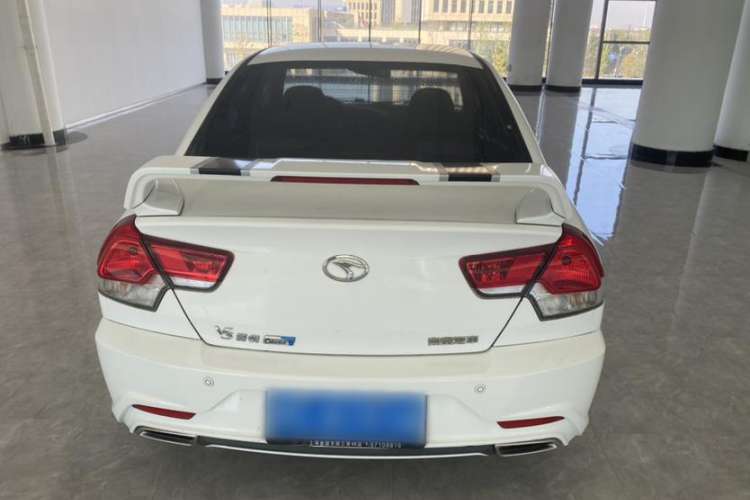 Used Soueast V3 Lingyue 2015 1.5L Manual Style Edition Exterior 4