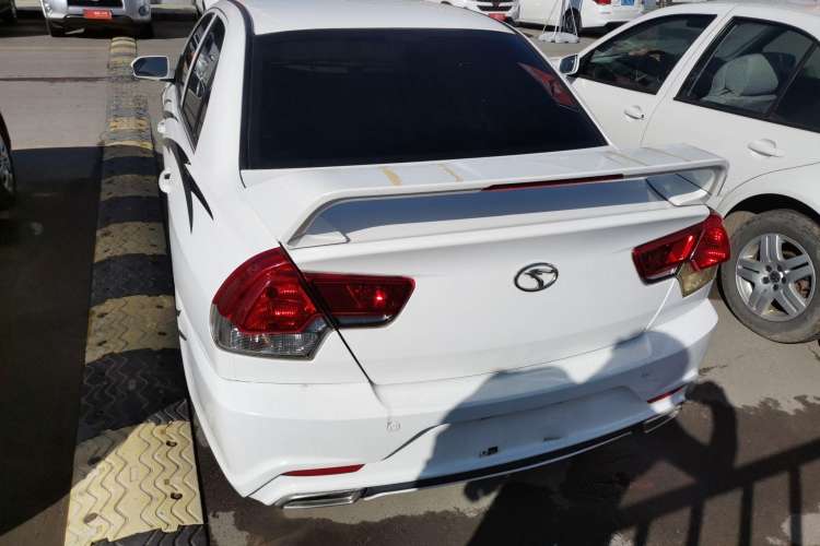 Used Soueast V3 Lingyue 2015 1.5L Manual Style Edition Exterior 4