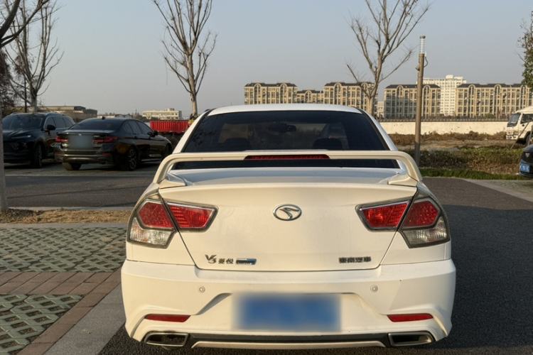 Used Soueast V3 Lingyue 2015 1.5L Manual Style Edition Exterior 6