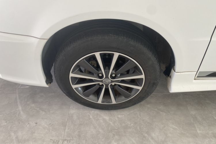 Used Soueast V3 Lingyue 2015 1.5L Manual Style Edition Exterior 7