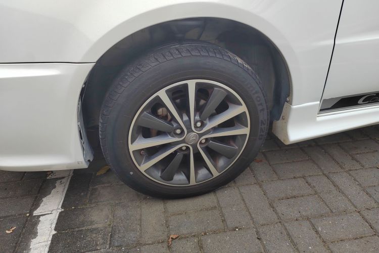 Used Soueast V3 Lingyue 2015 1.5L Manual Style Edition Exterior 7