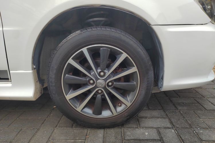 Used Soueast V3 Lingyue 2015 1.5L Manual Style Edition Exterior 8