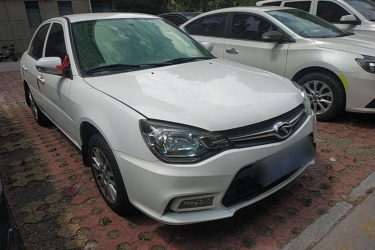Used Soueast V3 Lingyue 2015 1.5L Manual Happiness Edition Front Right 45 Deg
