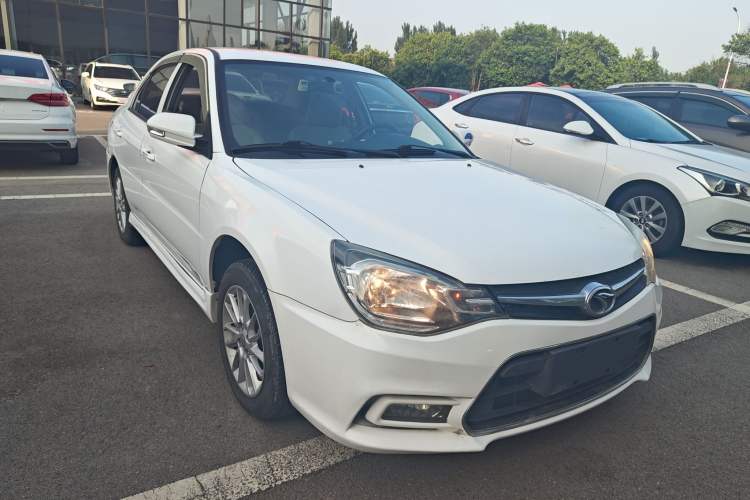 Used Soueast V3 Lingyue 2015 1.5L Manual Happiness Edition Front Right 45 Deg