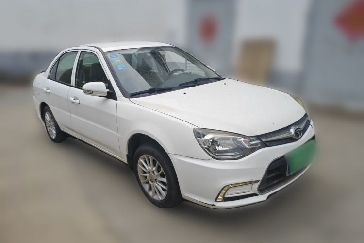 Used Soueast V3 Lingyue 2015 1.5L Manual Happiness Edition Front Right 45 Deg