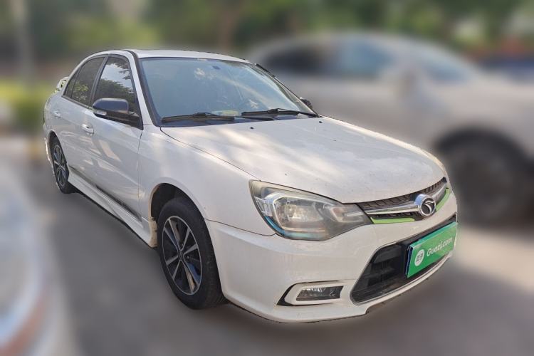 Used Soueast V3 Lingyue 2015 1.5L Manual Style Edition Front Right 45 Deg