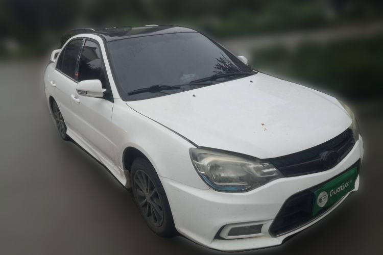 Used Soueast V3 Lingyue 2015 1.5L Manual Style Edition Front Right 45 Deg