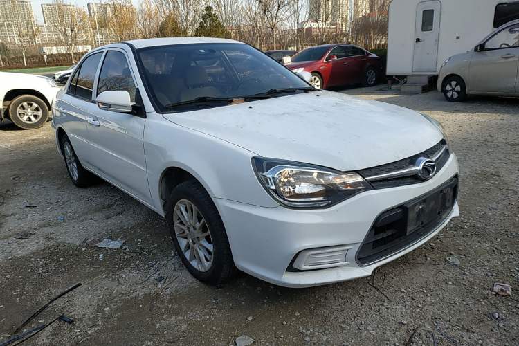 Used Soueast V3 Lingyue 2015 1.5L Manual Happiness Edition Front Right 45 Deg