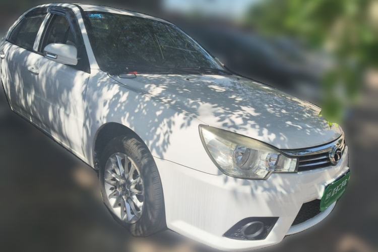 Used Soueast V3 Lingyue 2015 1.5L Manual Happiness Edition Front Right 45 Deg