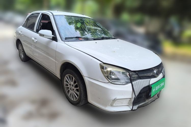 Used Soueast V3 Lingyue 2015 1.5L Manual Happiness Edition Front Right 45 Deg