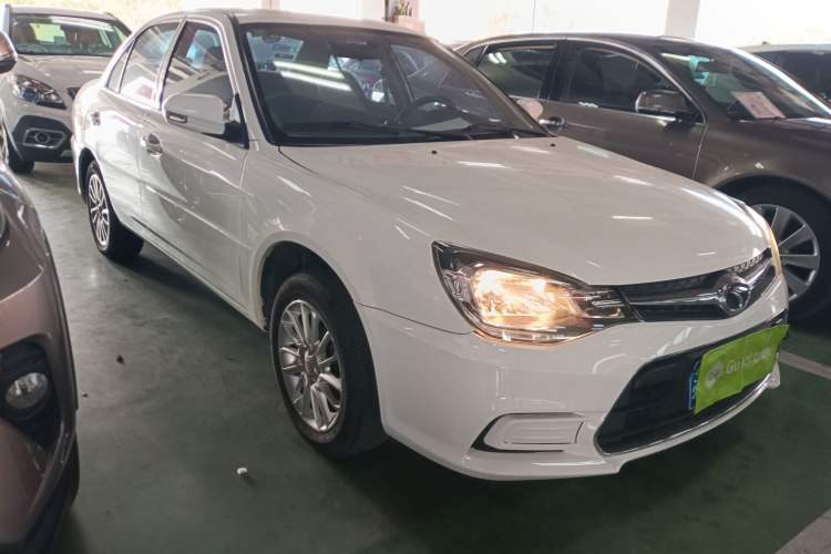 Used Soueast V3 Lingyue 2015 1.5L Manual Happiness Edition Front Right 45 Deg