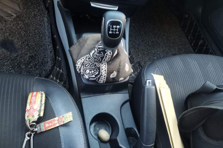 Used Soueast V3 Lingyue 2015 1.5L Manual Style Edition Gear Lever