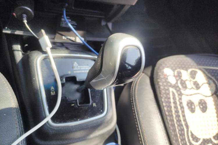 Used Soueast V3 Lingyue 2015 1.5L AMT Happiness Edition Gear Lever