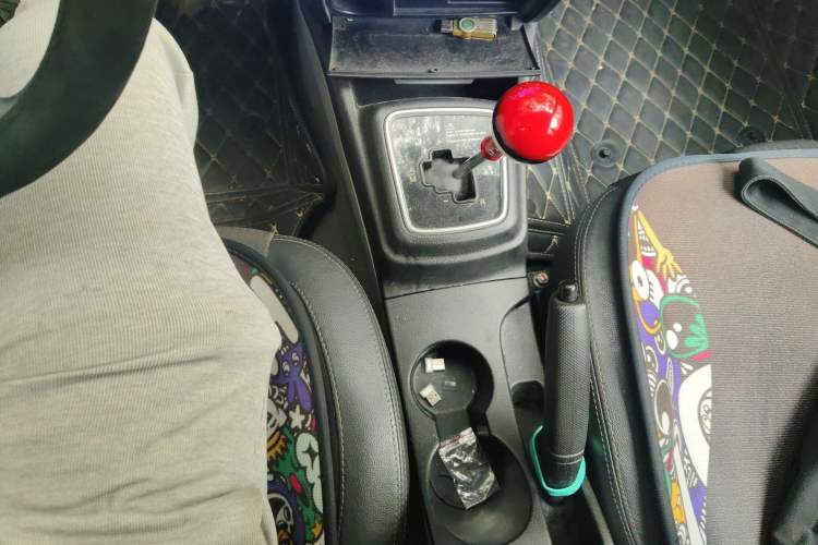 Used Soueast V3 Lingyue 2015 1.5L AMT Happiness Edition Gear Lever