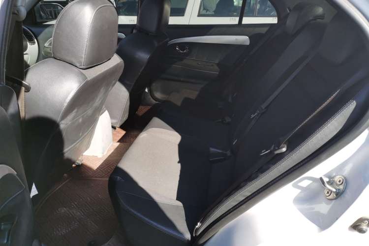 Used Soueast V3 Lingyue 2015 1.5L Manual Style Edition Interior 1