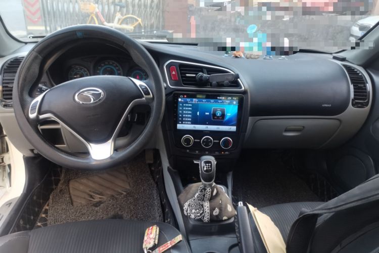 Used Soueast V3 Lingyue 2015 1.5L Manual Style Edition Interior 2