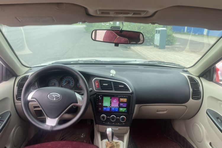 Used Soueast V3 Lingyue 2015 1.5L Manual Happiness Edition Interior 3