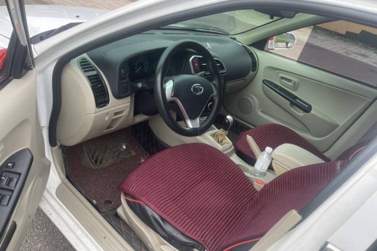 Used Soueast V3 Lingyue 2015 1.5L Manual Happiness Edition Interior 4