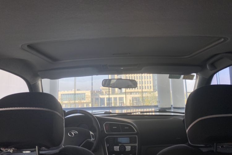 Used Soueast V3 Lingyue 2015 1.5L Manual Style Edition Interior 6